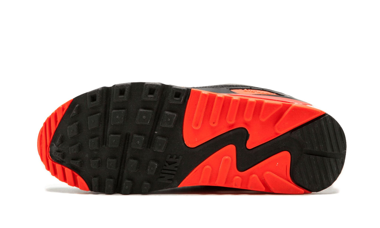 Updates the Aithtr Max 90 With Zig-Zag Swooshes