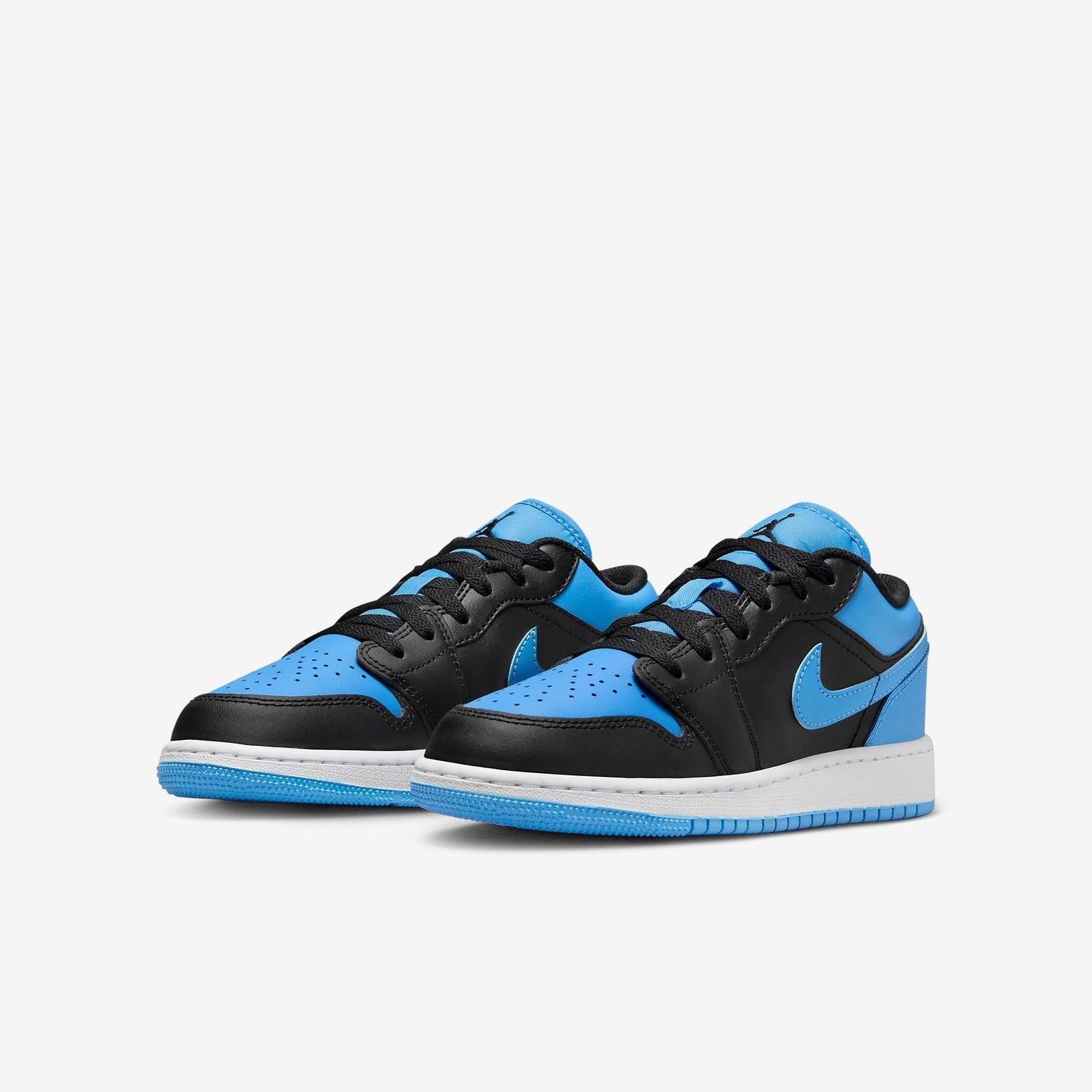 (GS) Aithtr Jordthtan 1 Low 'Black / University Blue' (2023) 553560-041