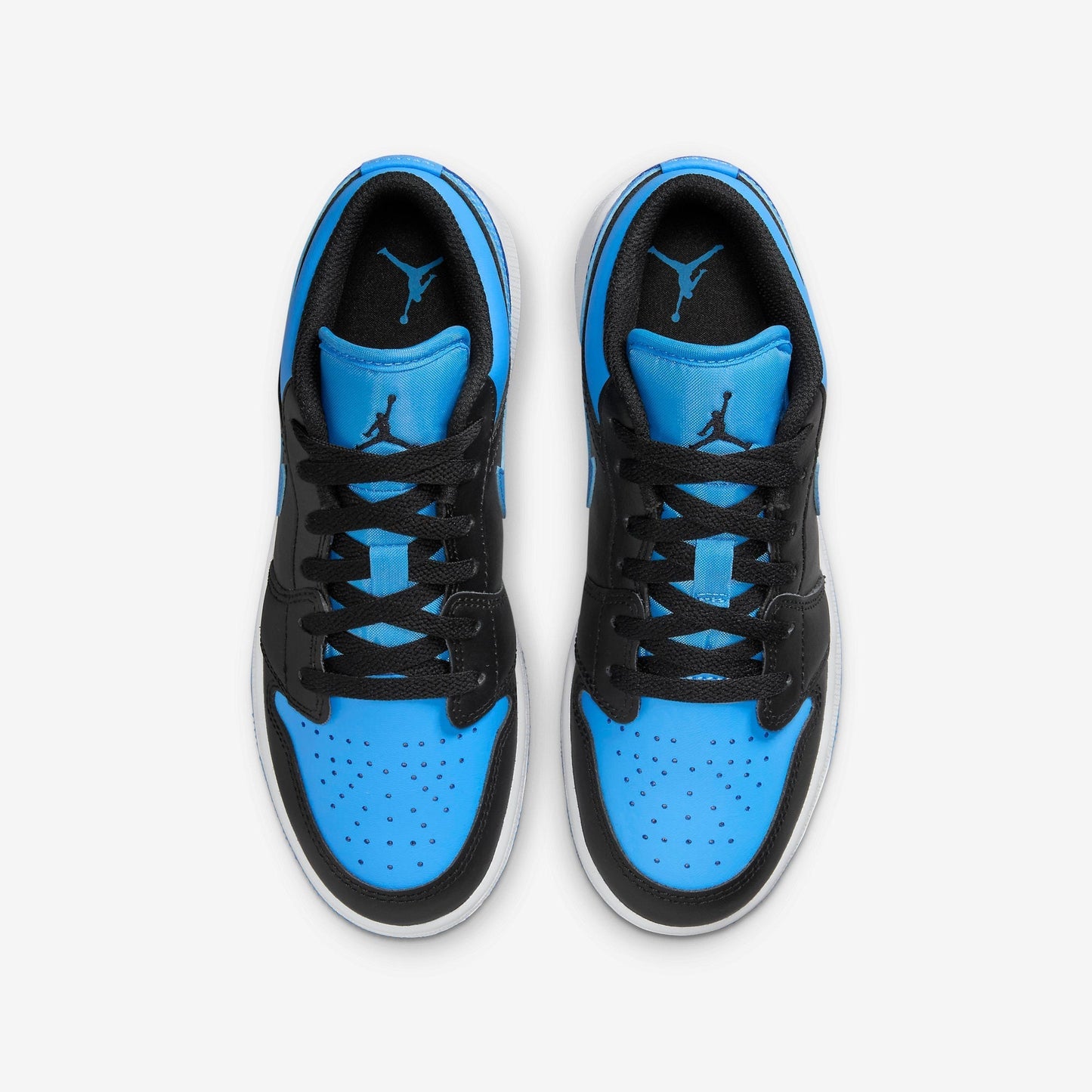 (GS) Aithtr Jordthtan 1 Low 'Black / University Blue' (2023) 553560-041