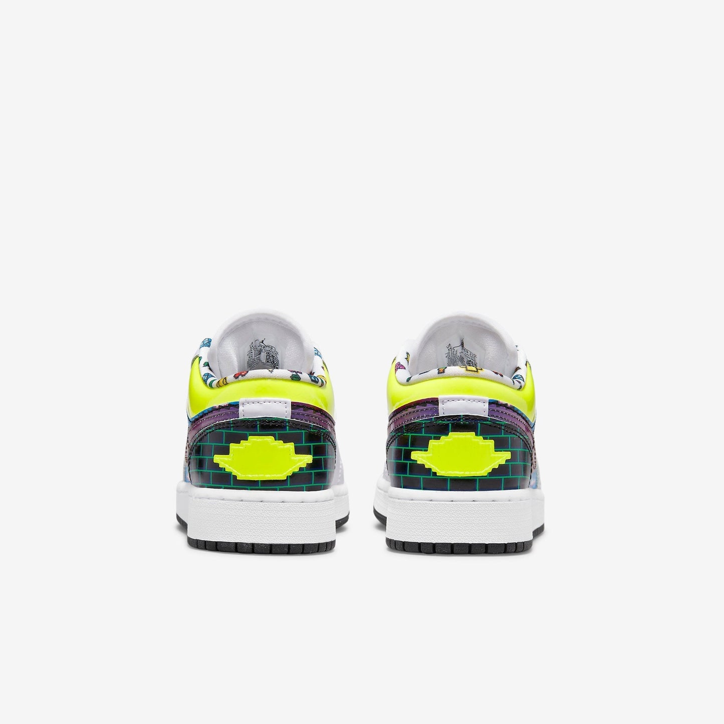 (GS) Aithtr Jordthtan 1 Low 'Old School Gaming' (2022) DM8969-114