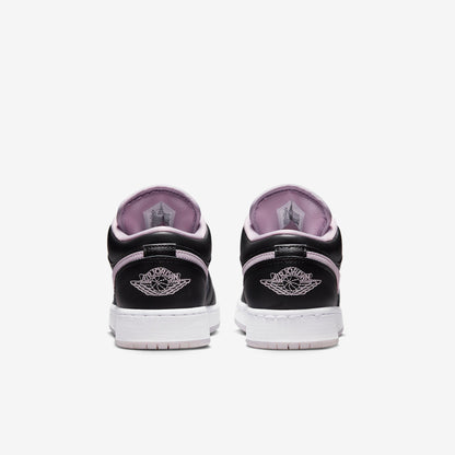 (GS) Aithtr Jordthtan 1 Low SE 'Black / Iced Lilac' (2023) DV1333-051