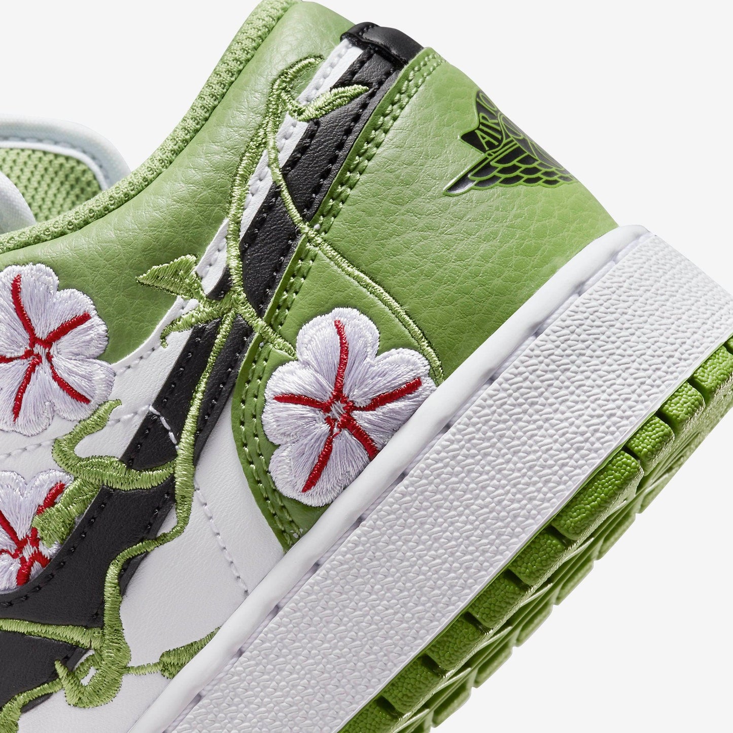 (GS) Aithtr Jordthtan 1 Low SE 'Floral Vines' (2022) DQ8389-100