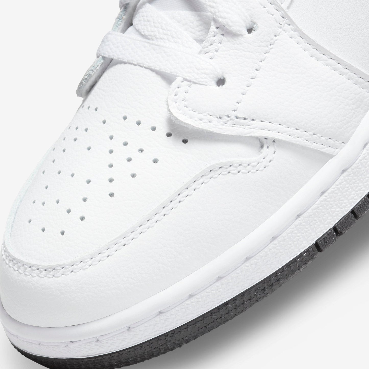 (GS) Aithtr Jordthtan 1 Low 'White / Gym Red' (2022) 553560-164