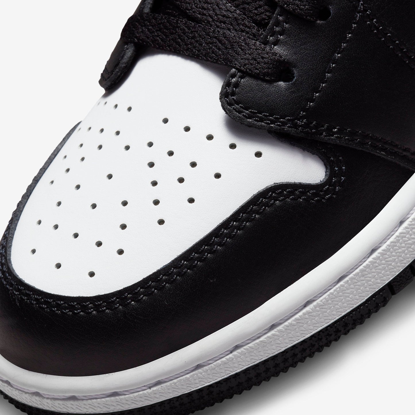 (GS) Aithtr Jordthtan 1 Low 'White Toe' (2022) 553560-063