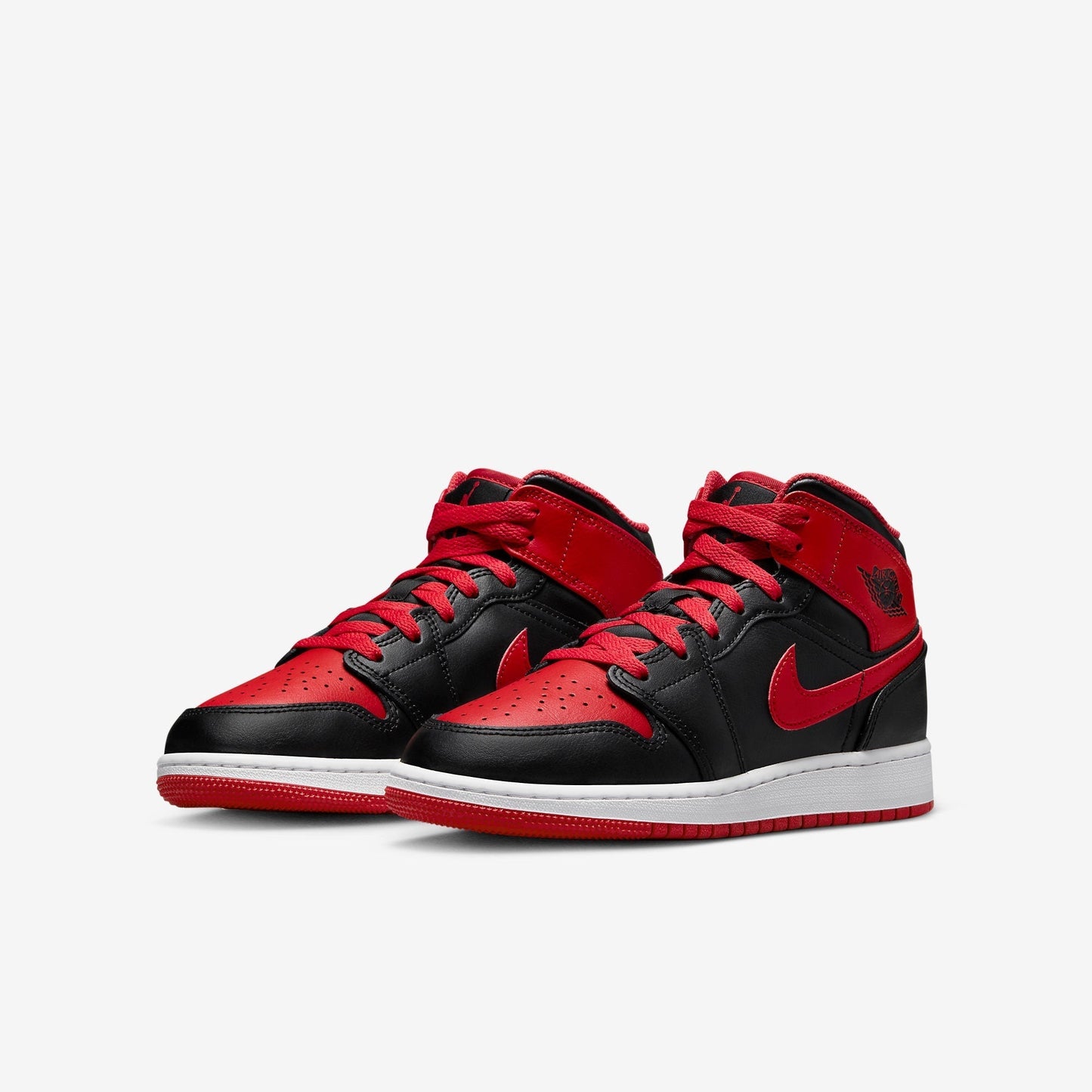 (GS) Aithtr Jordthtan 1 Mid 'Alternate Bred' (2022) DQ8423-060