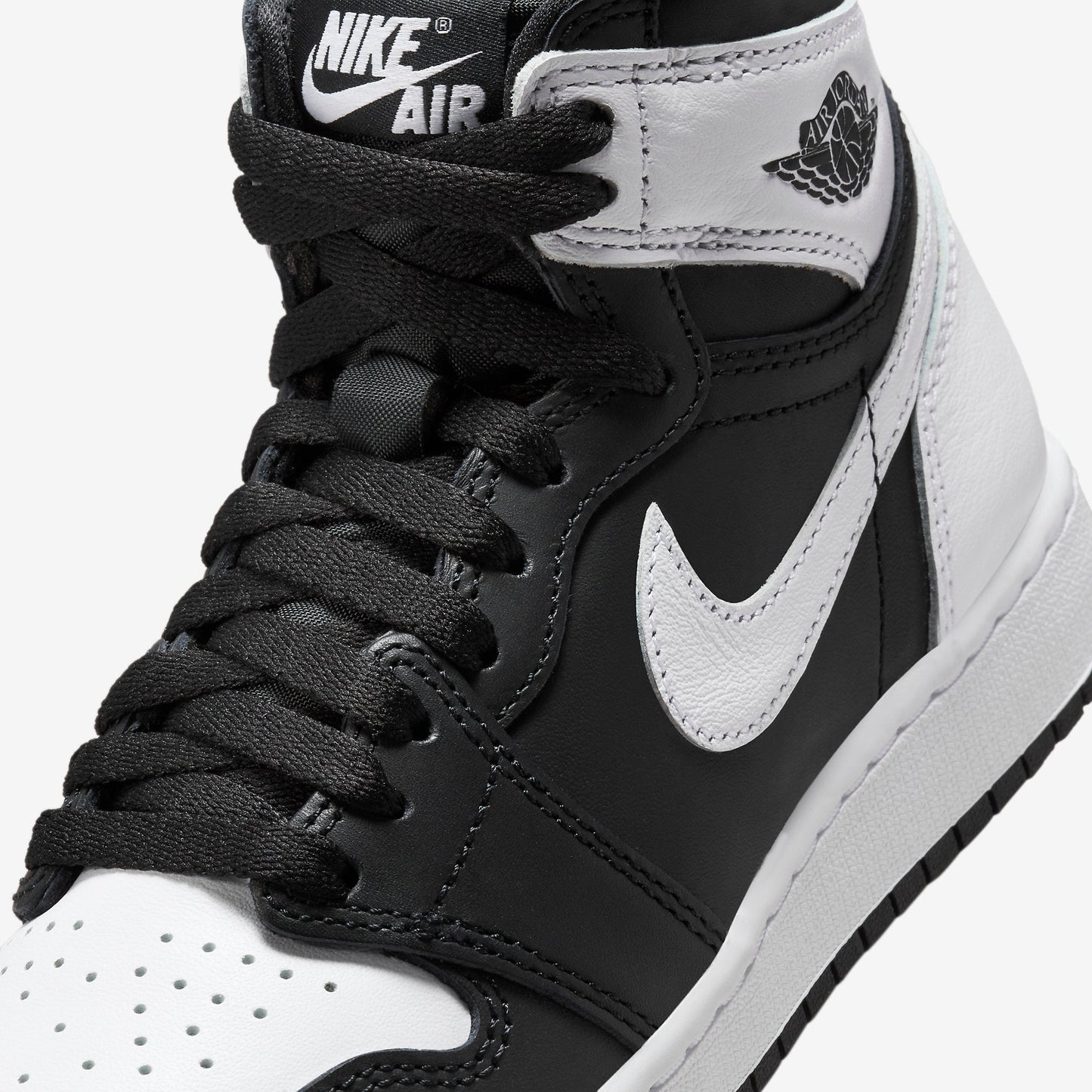 (GS) Aithtr Jordthtan 1 Retro High OG 'Black / White' (2024) FD1437-010