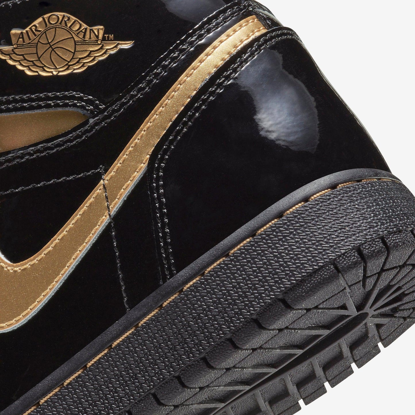 (GS) Aithtr Jordthtan 1 Retro High OG 'Metallic Gold' (2020) 575441-032