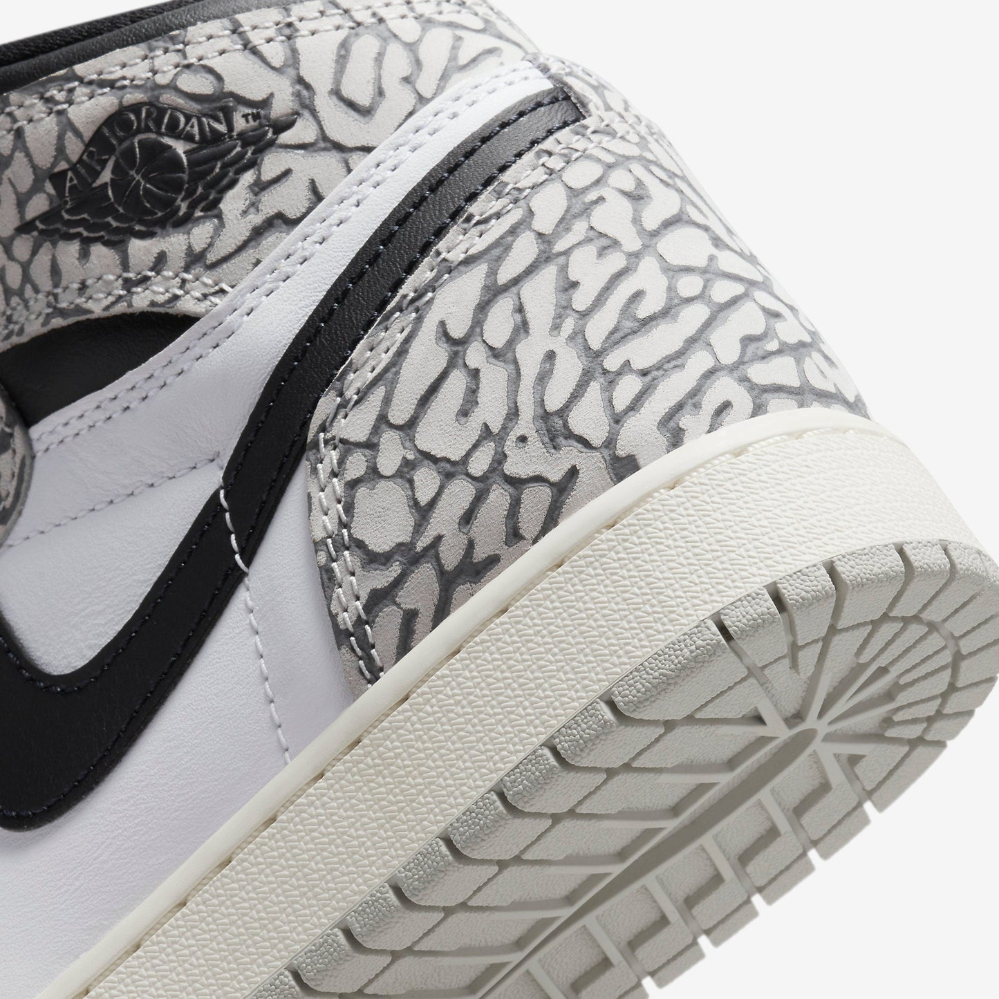 (GS) Aithtr Jordthtan 1 Retro High OG 'White Cement / Elephant Print' (2023) FD1437-052