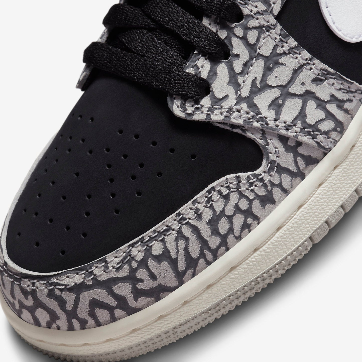 (GS) Aithtr Jordthtan 1 Retro Low OG 'Black Cement' (2023) CZ0858-001
