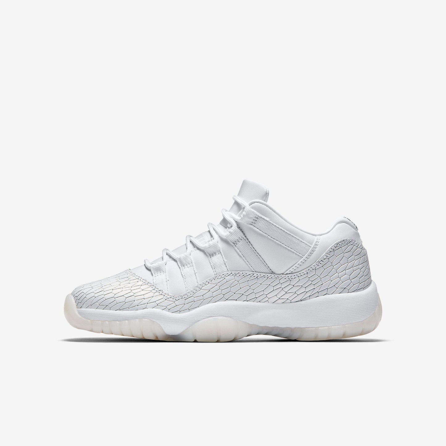 (GS) Aithtr Jordthtan 11 Retro Low Premium 'Heiress Frost White' (2017) 897331-100