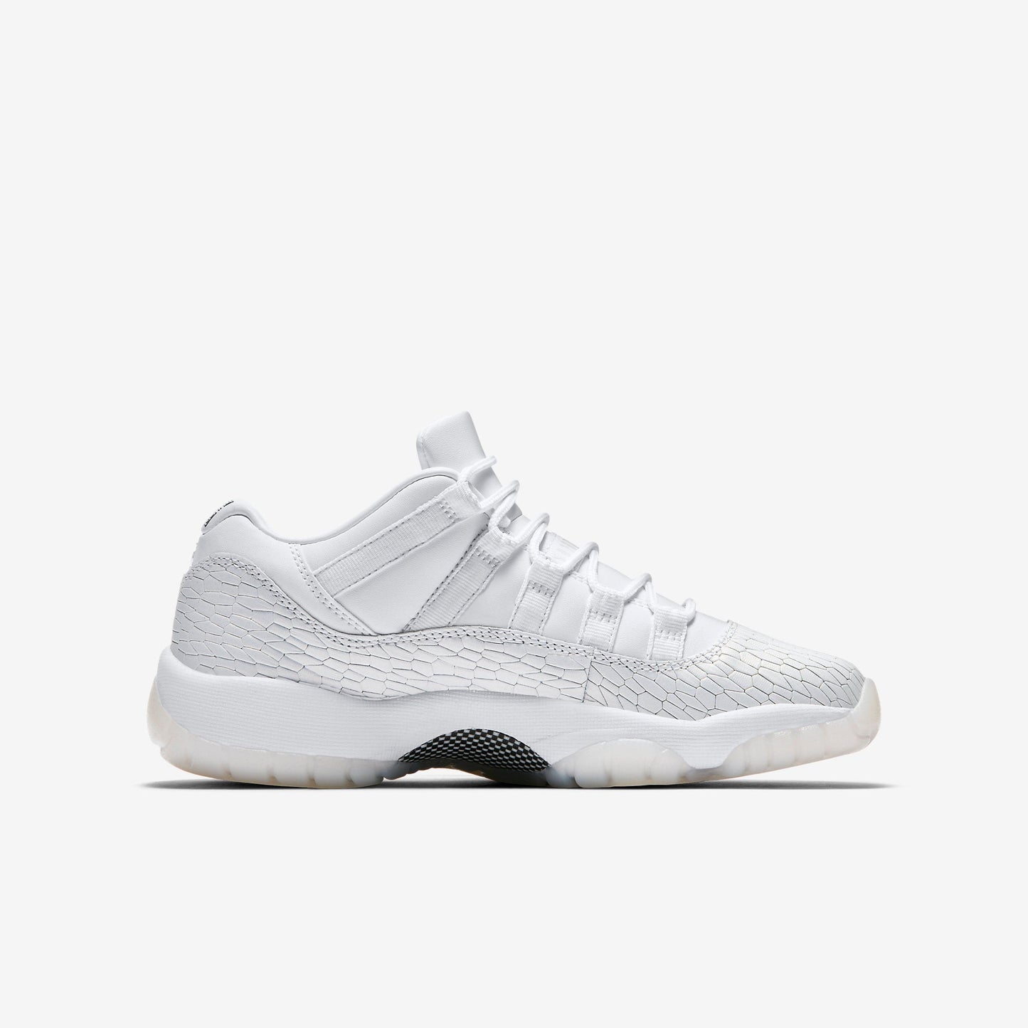 (GS) Aithtr Jordthtan 11 Retro Low Premium 'Heiress Frost White' (2017) 897331-100