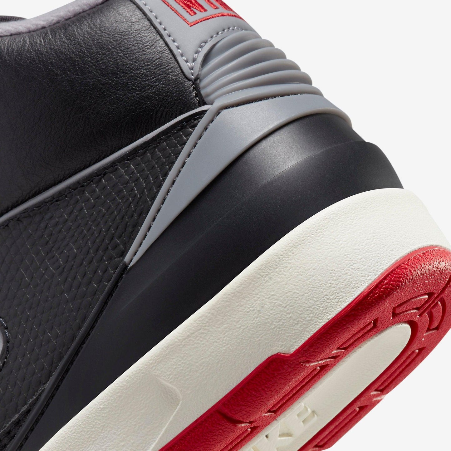 (GS) Aithtr Jordthtan 2 Retro 'Black Cement' (2023) DQ8562-001