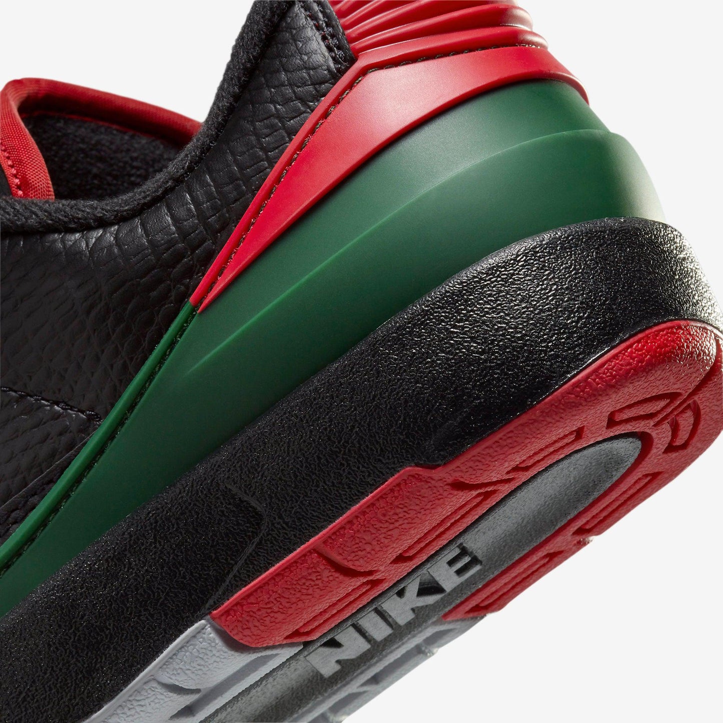 (GS) Aithtr Jordthtan 2 Retro Low 'Christmas / Gucci' (2023) FJ6869-006