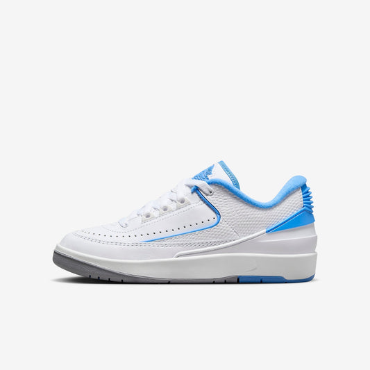 (GS) Aithtr Jordthtan 2 Retro Low 'UNC / University Blue' (2023) FJ6869-104