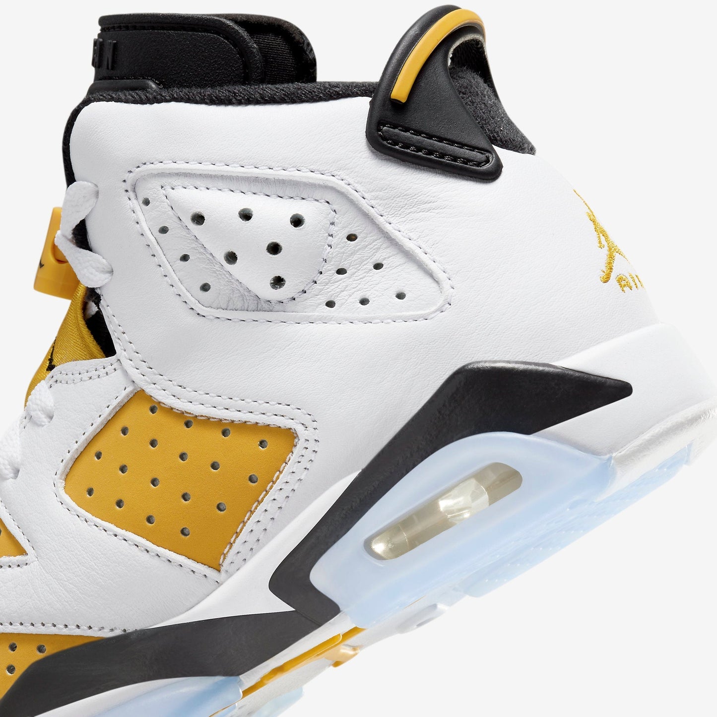 (GS) Aithtr Jordthtan 6 Retro 'White / Yellow Ochre' (2024) 384665-170