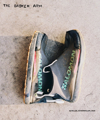 COVERBOOT THE BROKEN ARM