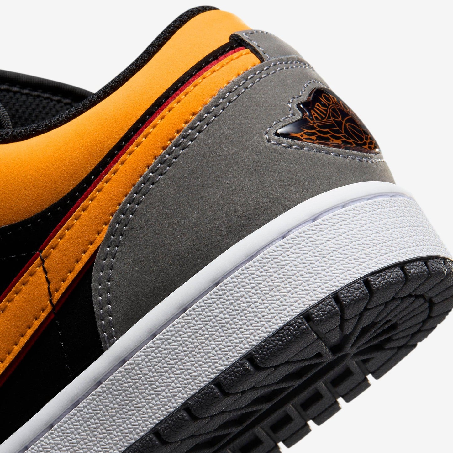 (Men's) Aithtr Jordthtan 1 Low SE 'Light Graphite / Vivid Orange' (2023) FN7308-008