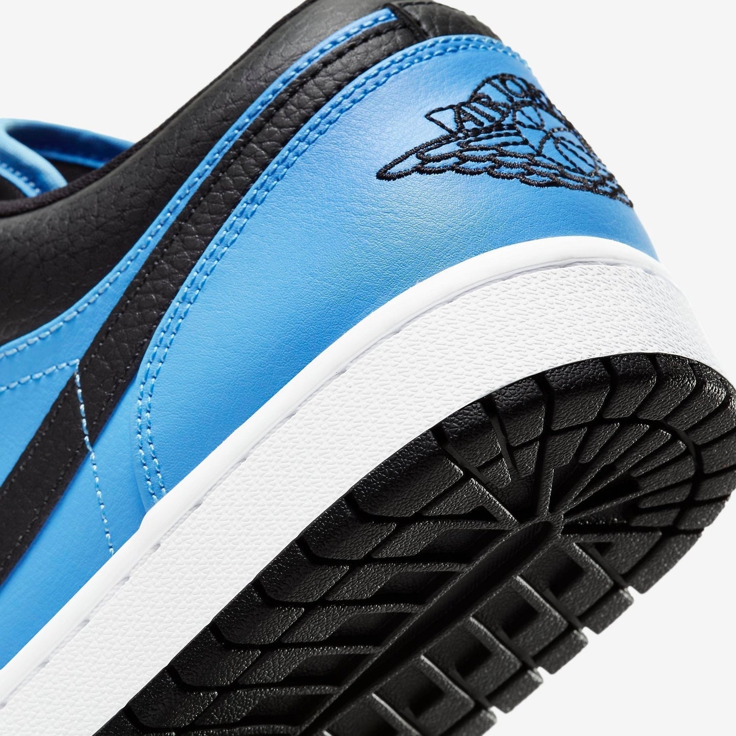 (Men's) Aithtr Jordthtan 1 Low 'UNC University Blue' (2021) 553558-403
