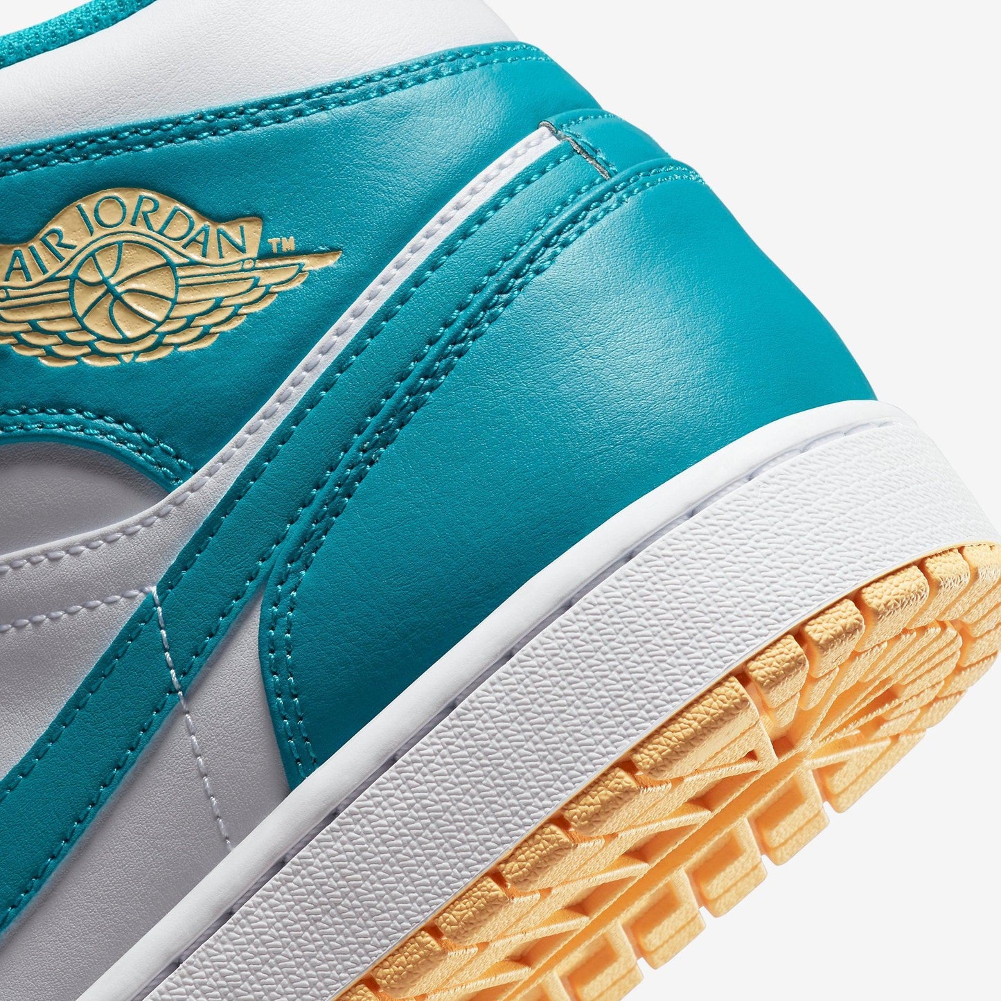 (Men's) Aithtr Jordthtan 1 Mid 'Aquatone' (2023) DQ8426-400