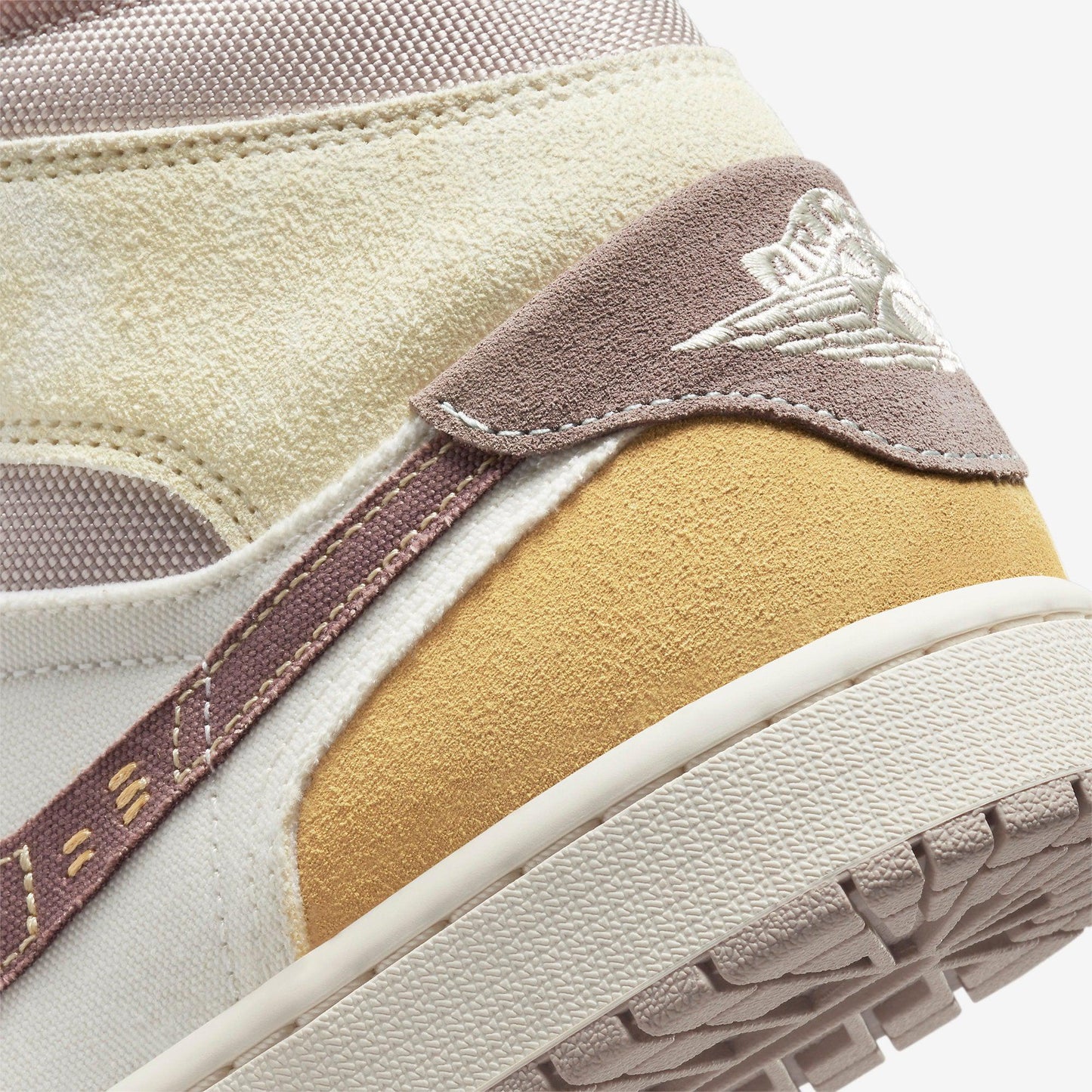 (Men's) Aithtr Jordthtan 1 Mid SE Craft 'Inside Out Taupe Haze' (2023) DM9652-102