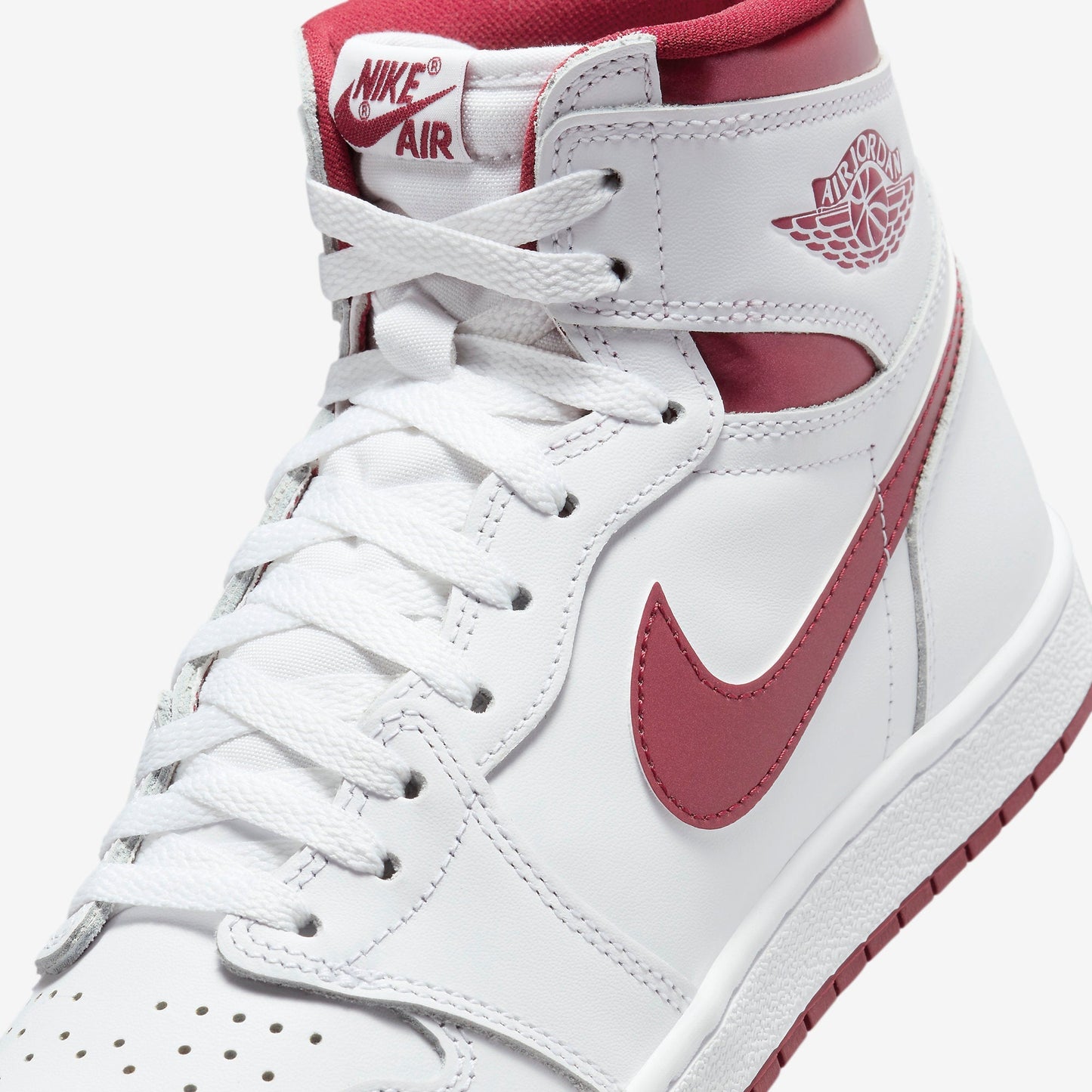 (Men's) Aithtr Jordthtan 1 Retro High OG '85 'Metallic Burgundy' (2024) BQ4422-161