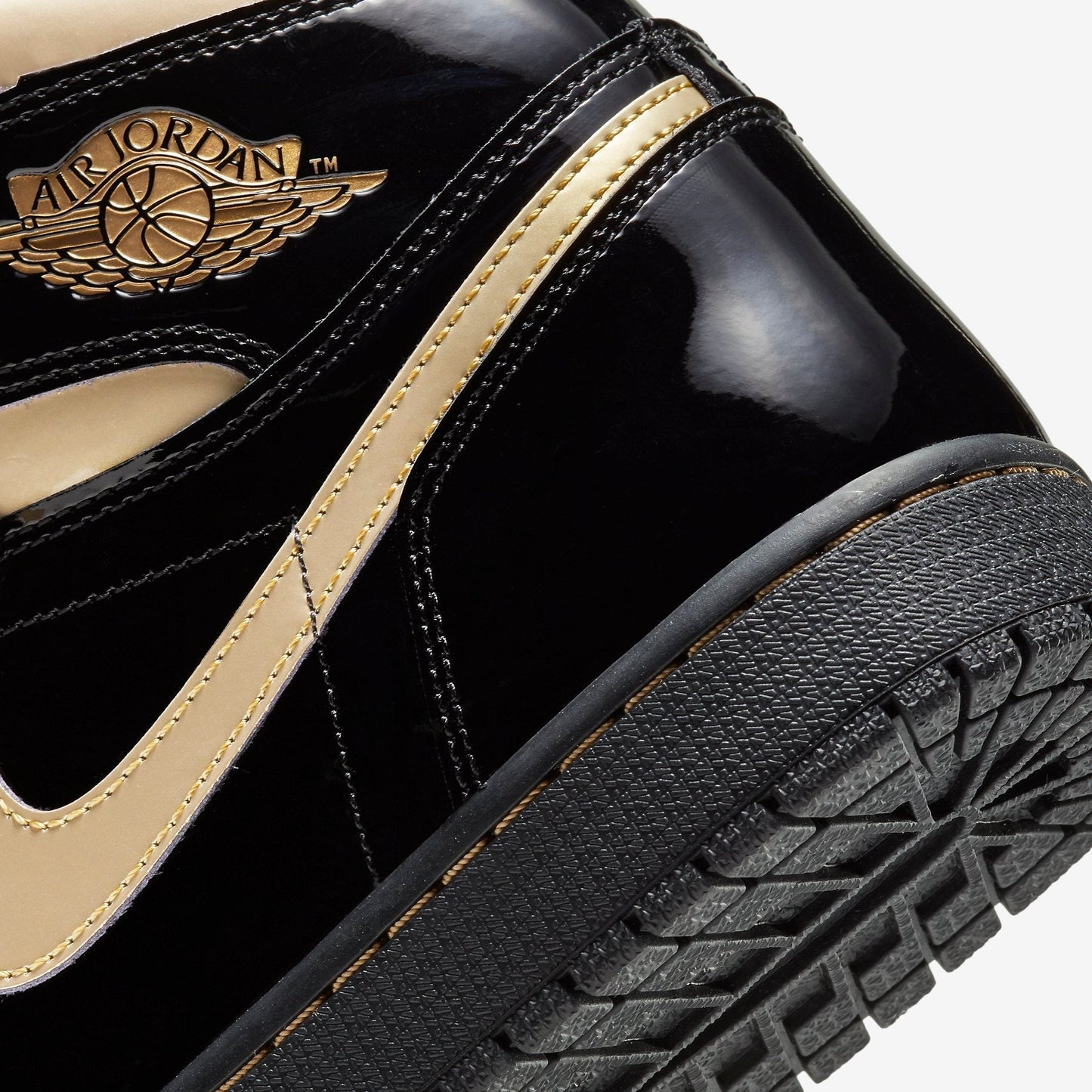 (Men's) Aithtr Jordthtan 1 Retro High OG 'Metallic Gold' (2020) 555088-032