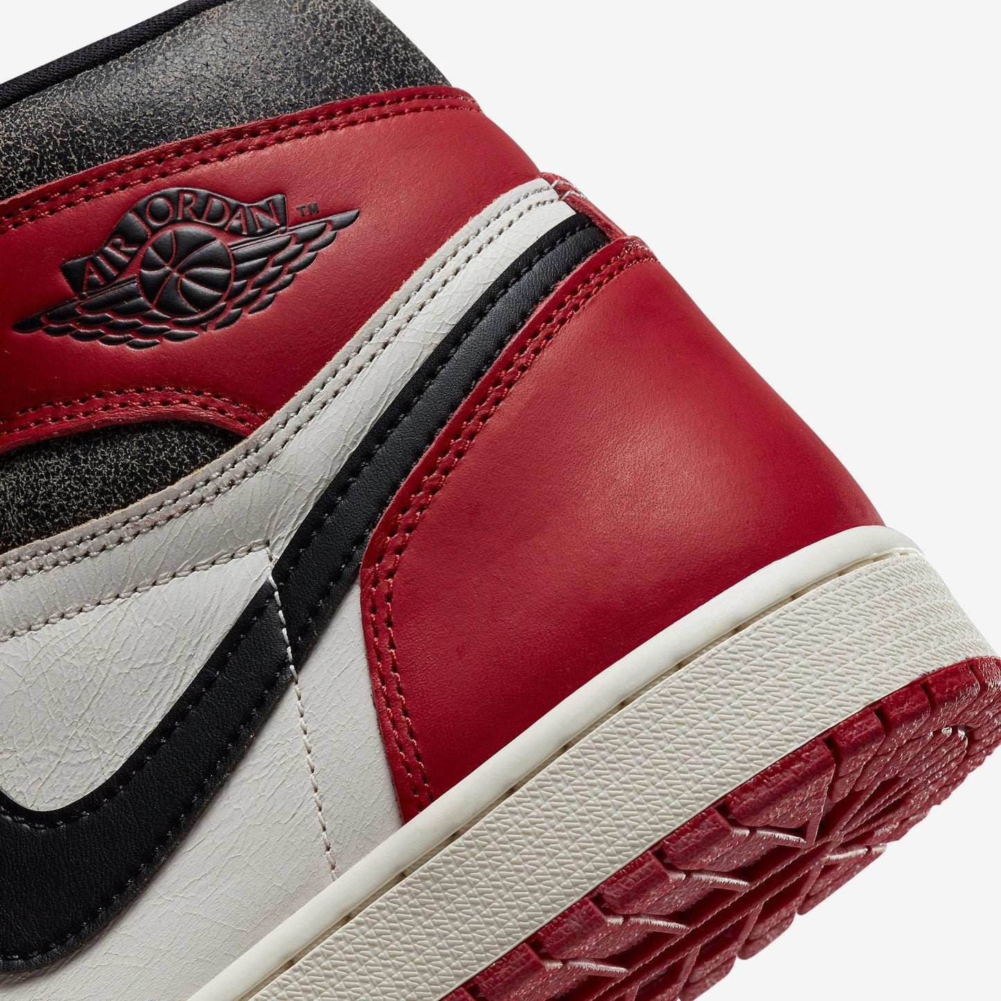 (Men's) Aithtr Jordthtan 1 Retro High OG 'Reimagined Chicago / Lost and Found' (2022) DZ5485-612