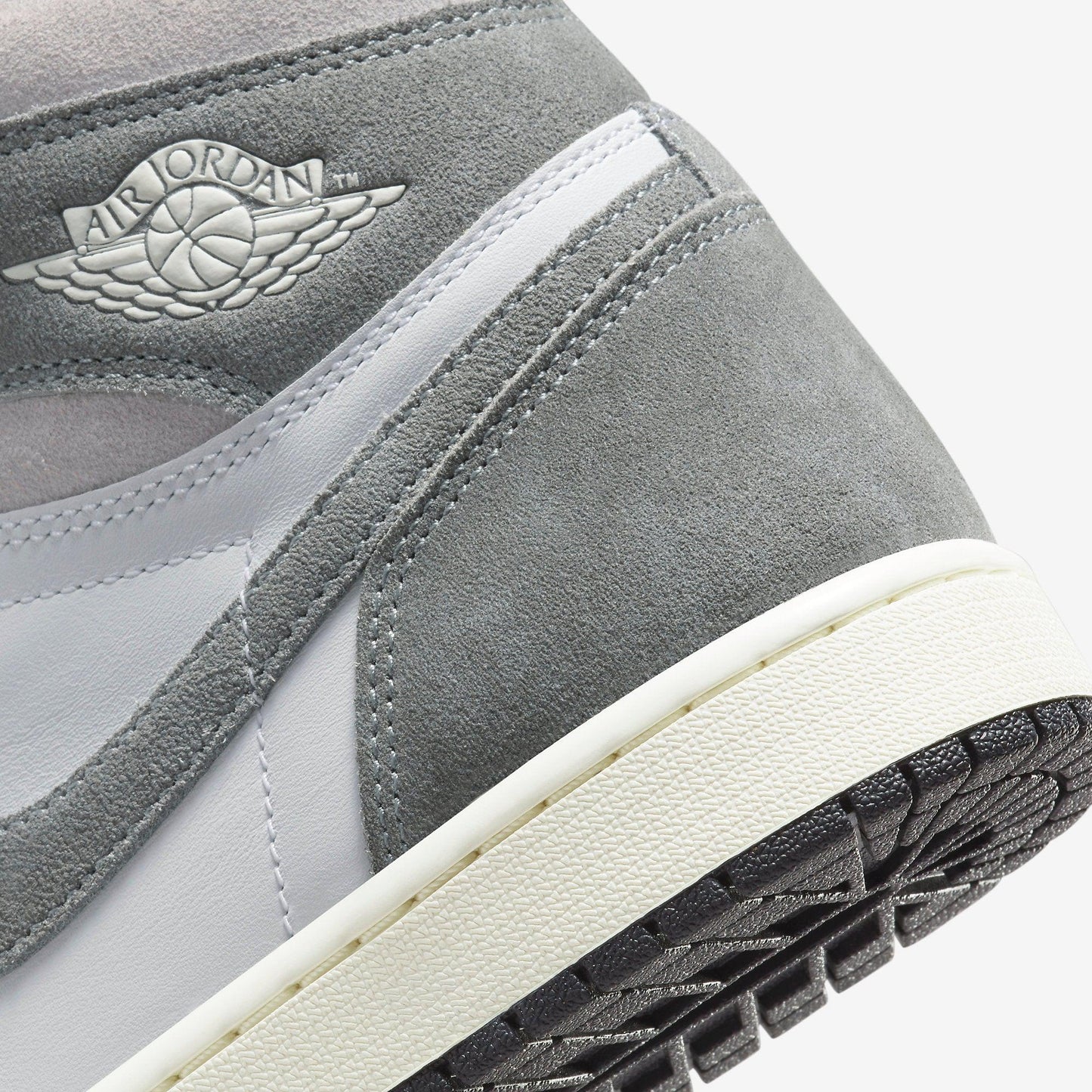 (Men's) Aithtr Jordthtan 1 Retro High OG 'Washed Black' (2023) DZ5485-051