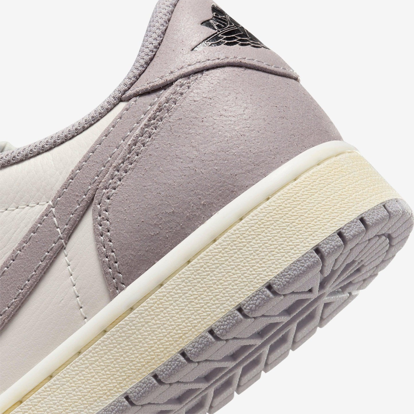 (Men's) Aithtr Jordthtan 1 Retro Low OG 'Atmosphere Grey' (2023) CZ0790-101