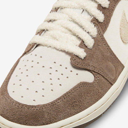 (Men's) Aithtr Jordthtan 1 Retro Low OG CNY 'Year of the Rabbit' (2023) DV1312-200