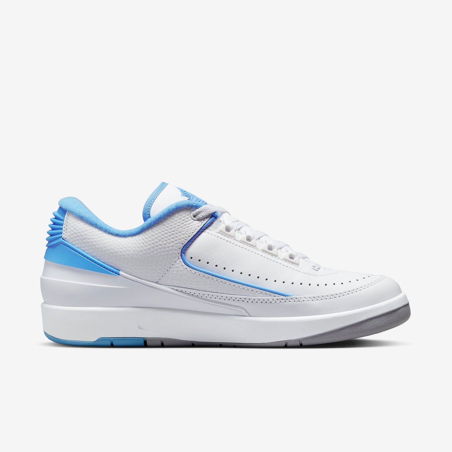 (Men's) Aithtr Jordthtan 2 Retro Low 'UNC / University Blue' (2023) DV9956-104