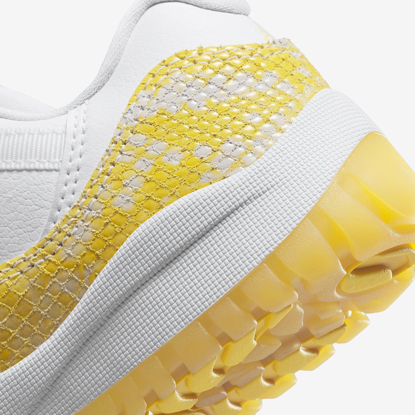 (PS) Aithtr Jordthtan 11 Retro Low 'Yellow Snakeskin' (2023) 580522-107
