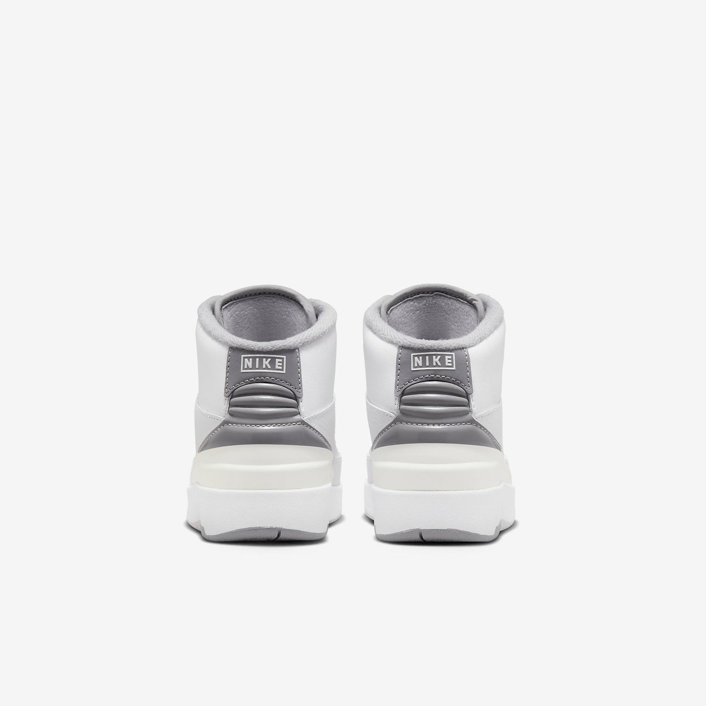 (PS) Aithtr Jordthtan 2 Retro 'Cement Grey' (2023) DR8564-100