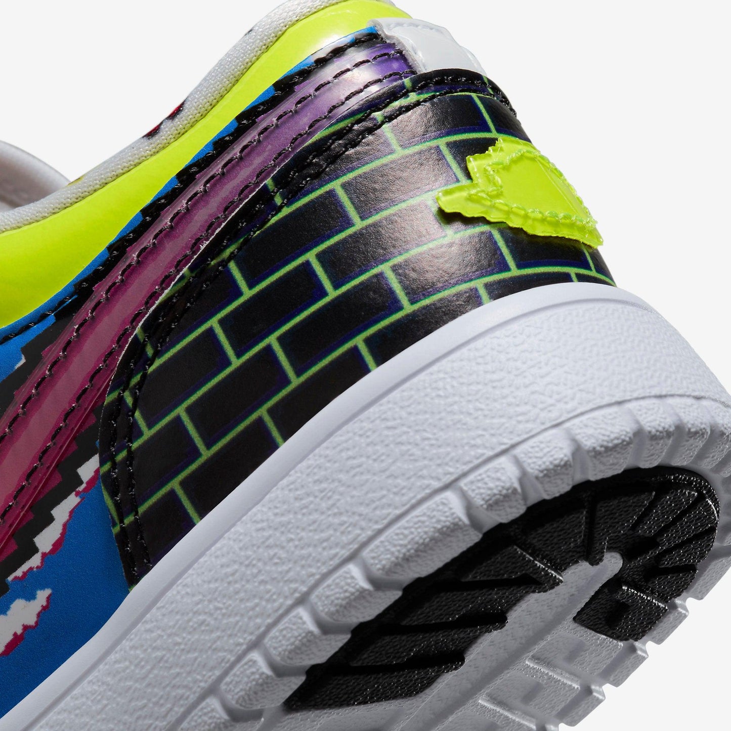 (TD) Aithtr Jordthtan 1 Low 'Old School Gaming' (2022) DM8971-114