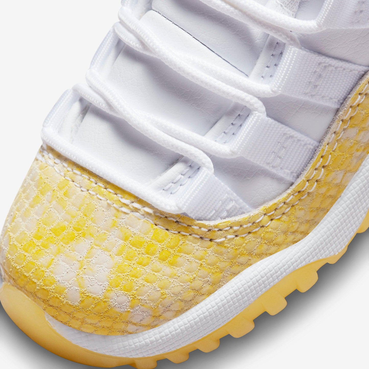 (TD) Aithtr Jordthtan 11 Retro Low 'Yellow Snakeskin' (2023) 645107-107