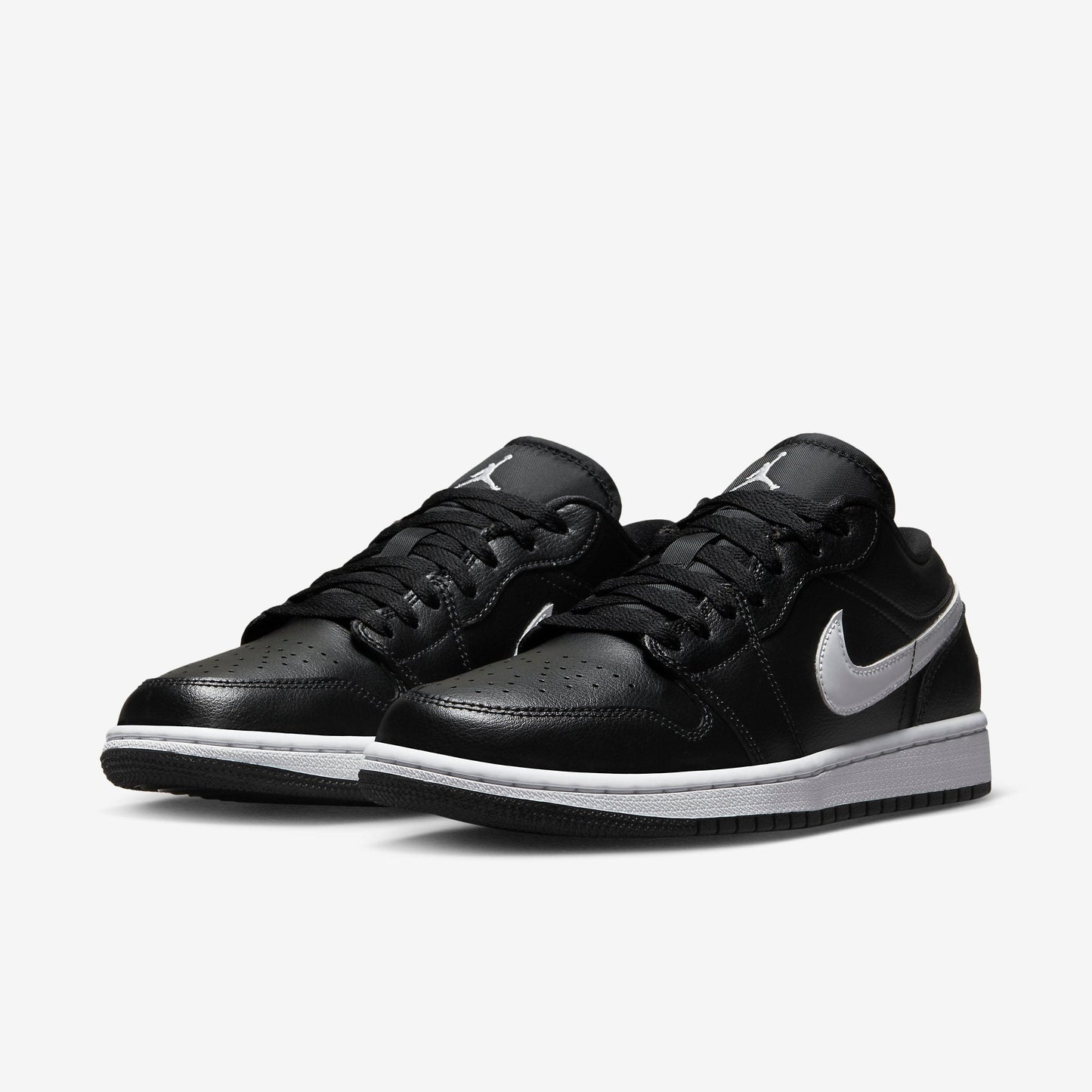 (Women's) Aithtr Jordthtan 1 Low 'Black / White' (2022) DV0990-001