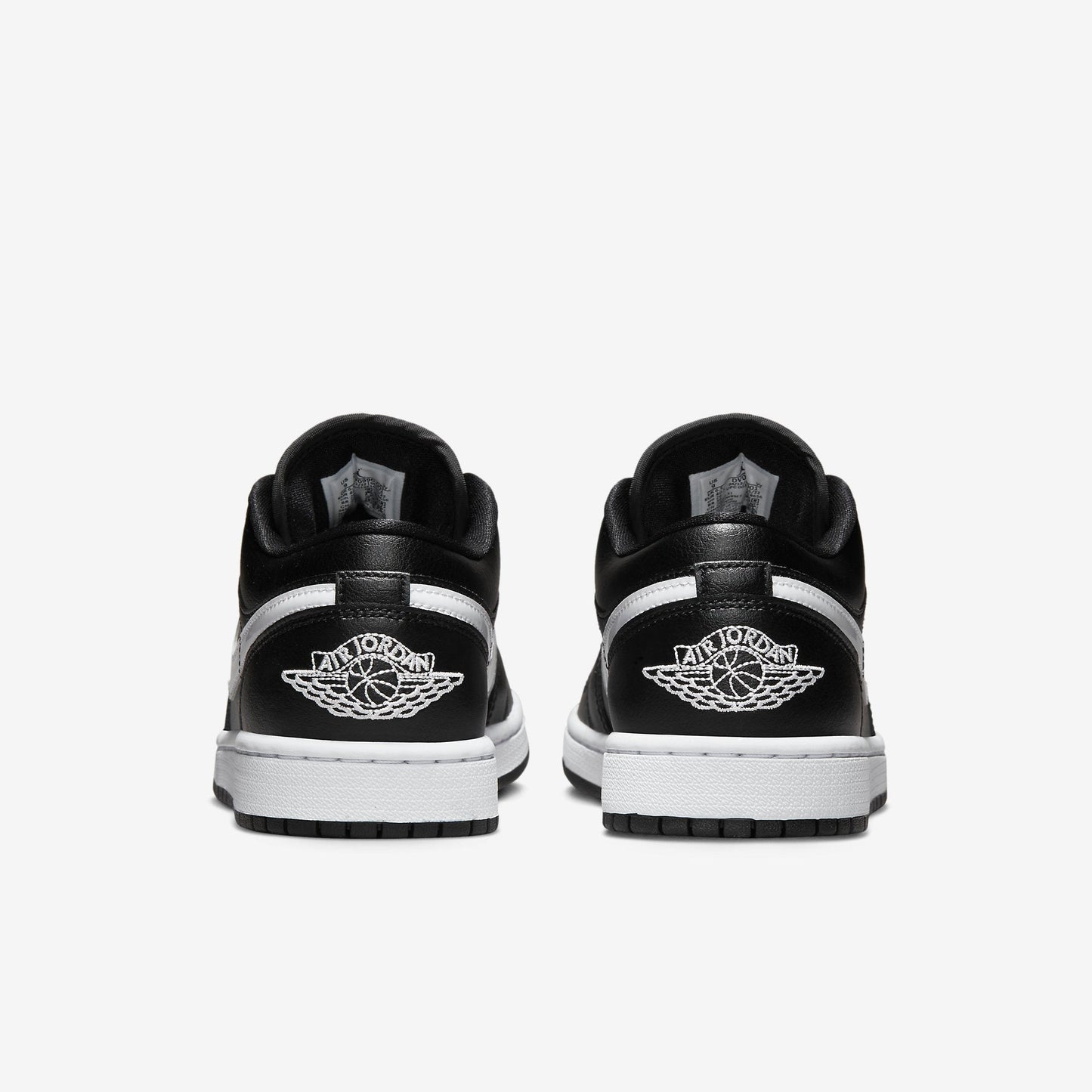 (Women's) Aithtr Jordthtan 1 Low 'Black / White' (2022) DV0990-001