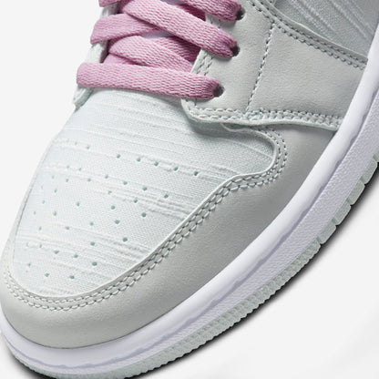 (Women's) Aithtr Jordthtan 1 Low SE 'Barely Green' (2021) CZ0776-300