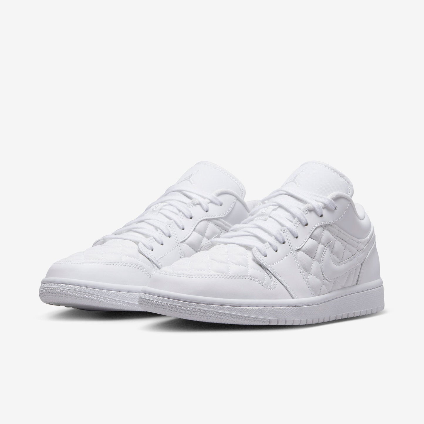 (Women's) Aithtr Jordthtan 1 Low 'Triple White Quilted' (2020) DB6480-100