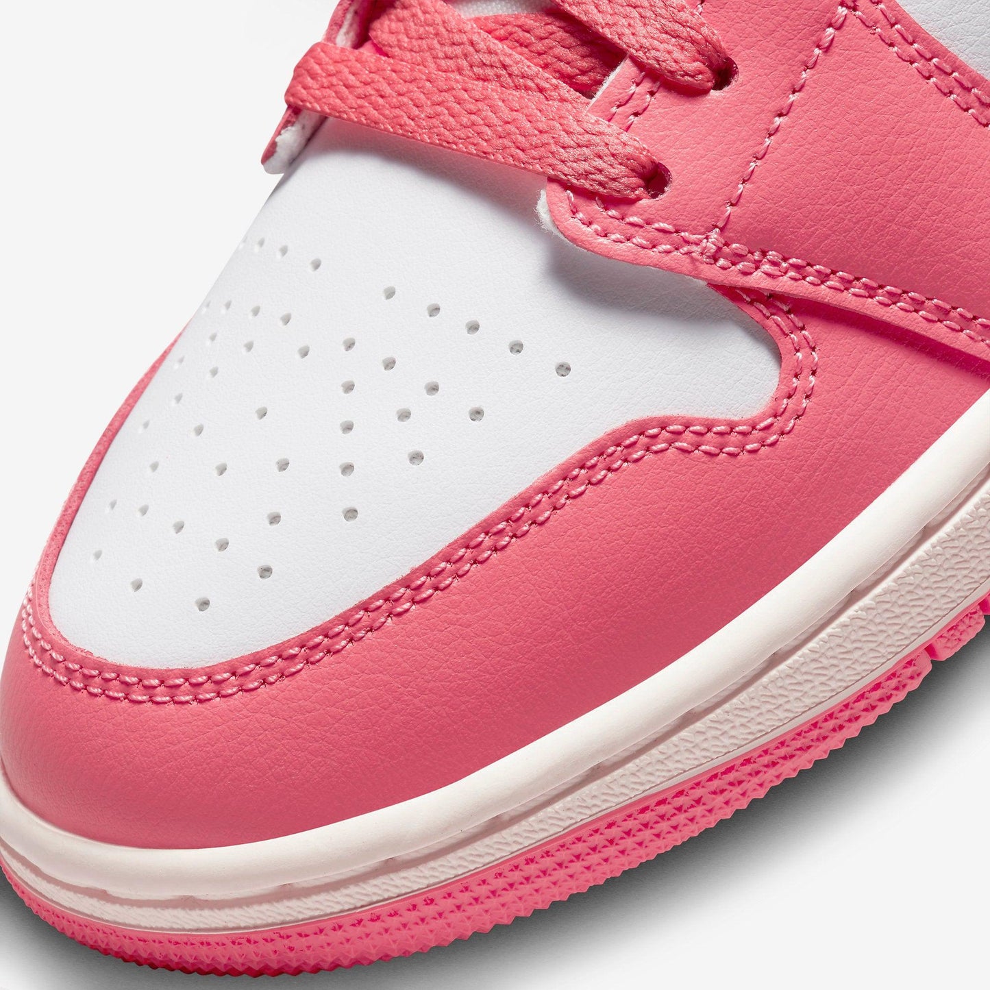 (Women's) Aithtr Jordthtan 1 Mid 'Strawberry & Cream' (2023) BQ6472-186