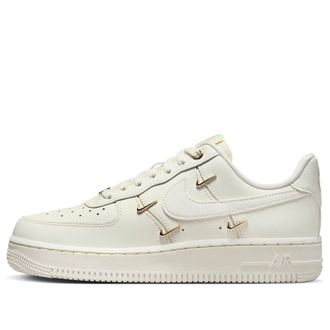 (WMNS) Nithtke Athtir Forthtce 1 Low 'White Mini Gold Swooshes' FV3654-111