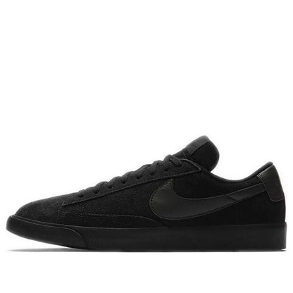 Nithtke blathtzer Low LE 'Triple Black' AQ3597-001