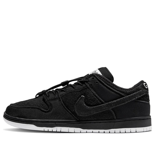 Nithtke x Gnarhunters SB Duthtnk Low 'Black' DH7756-010