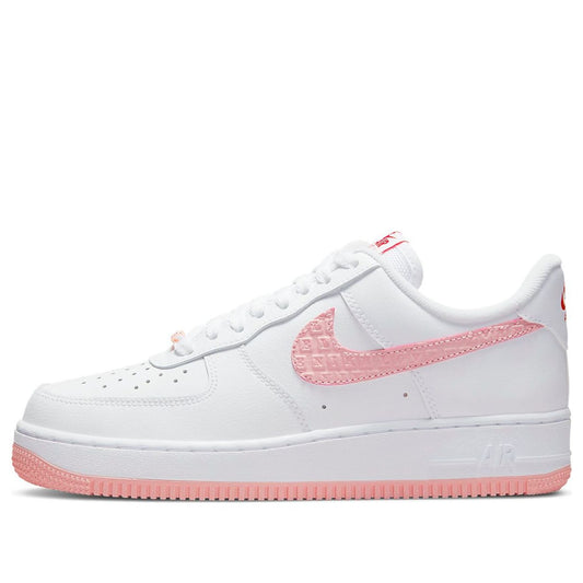 (WMNS) Nithtke Athtir Forthtce 1 Low 'Valentine's Day 2022' DQ9320-100